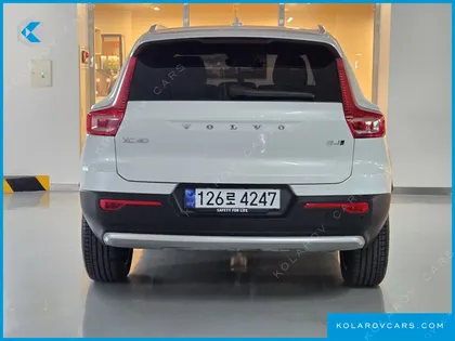VOLVO XC40 B4 ULTRA BRIGHT