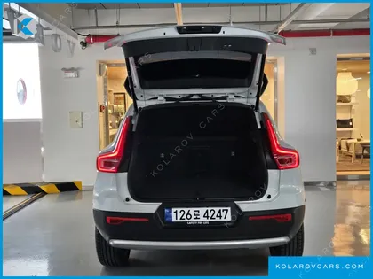 VOLVO XC40 B4 ULTRA BRIGHT