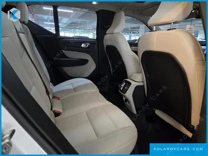 VOLVO XC40 B4 ULTRA BRIGHT