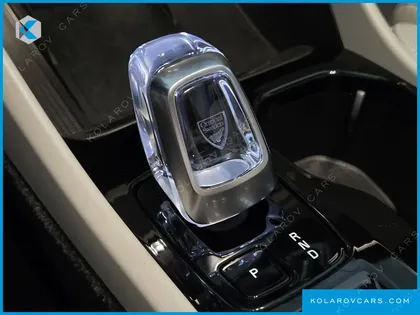 VOLVO XC40 B4 ULTRA BRIGHT