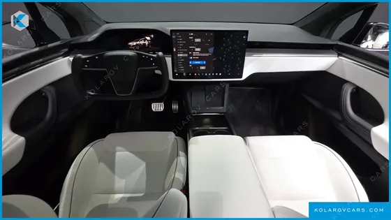 TESLA MODEL X PLAID