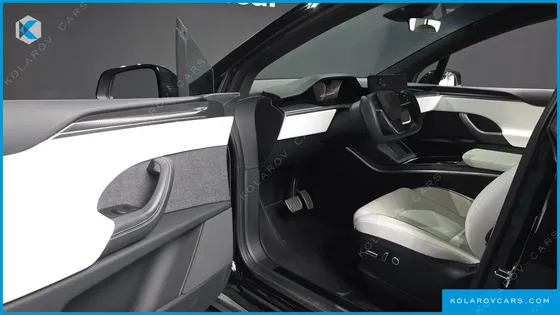 TESLA MODEL X PLAID