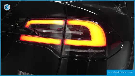 TESLA MODEL X PLAID