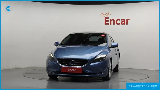 VOLVO V40 D2