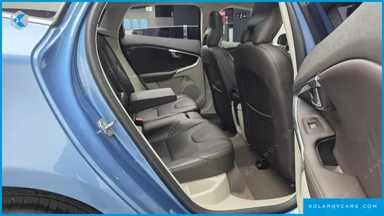 VOLVO V40 D2