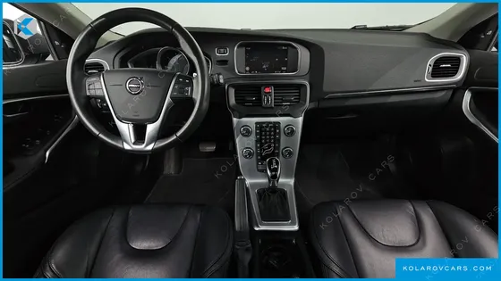 VOLVO V40 D3