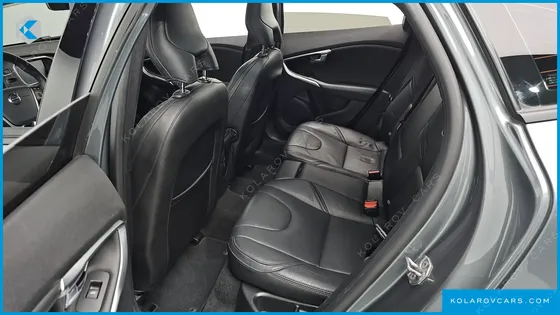 VOLVO V40 D3
