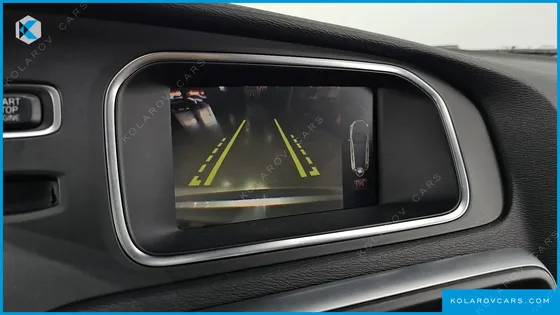 VOLVO V40 D3