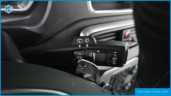 VOLVO V40 D3