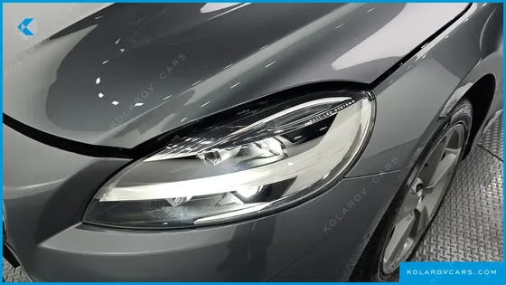 VOLVO V40 D3