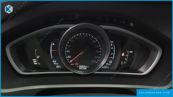 VOLVO V40 T5