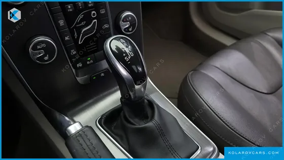 VOLVO V40 T5