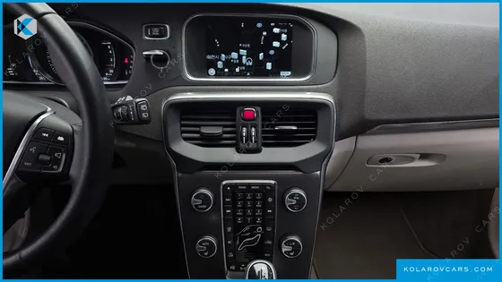 VOLVO V40 T5