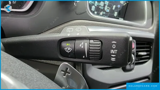 VOLVO V40 T5