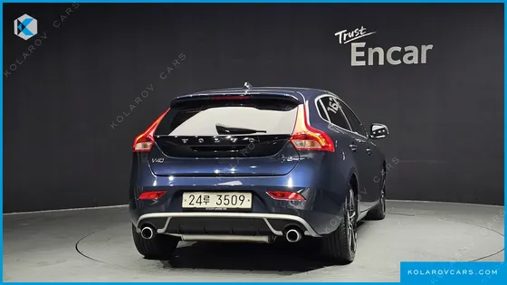 VOLVO V40 T5