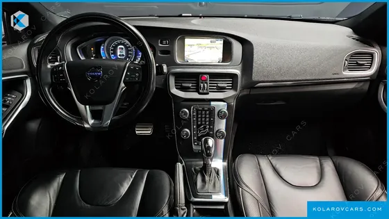VOLVO V40 T5