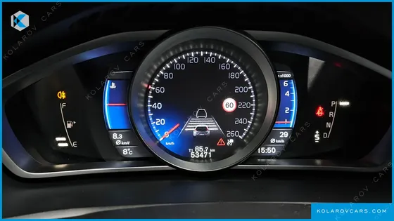 VOLVO V40 T5