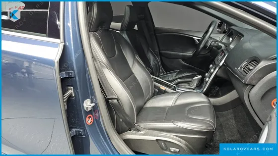 VOLVO V40 T5