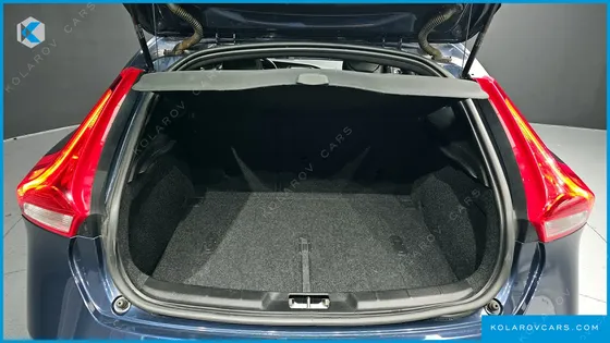 VOLVO V40 T5
