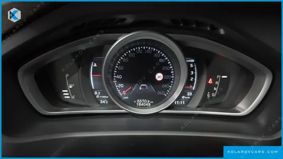 VOLVO V40 D4
