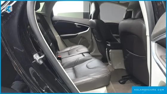 VOLVO V40 D4