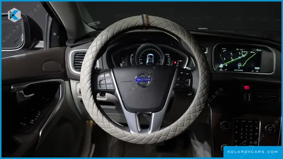 VOLVO V40 D4