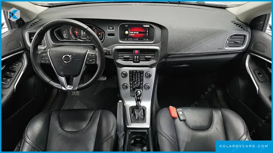 VOLVO V40 D3