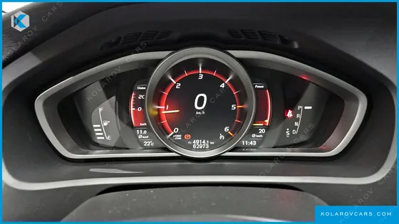 VOLVO V40 D3