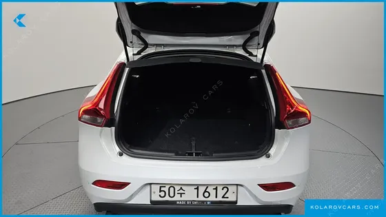 VOLVO V40 D3