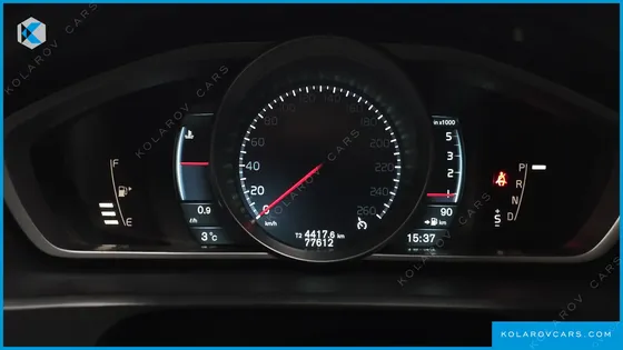VOLVO V40 D2