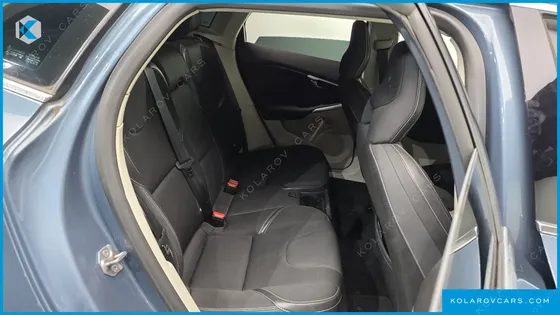 VOLVO V40 D2