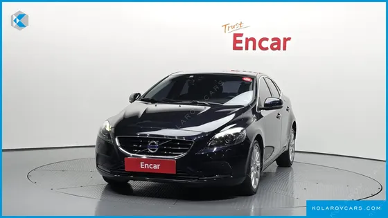 VOLVO V40 D3
