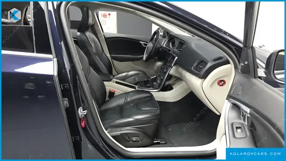 VOLVO V40 D3