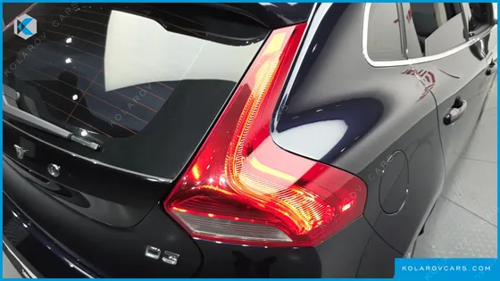 VOLVO V40 D3