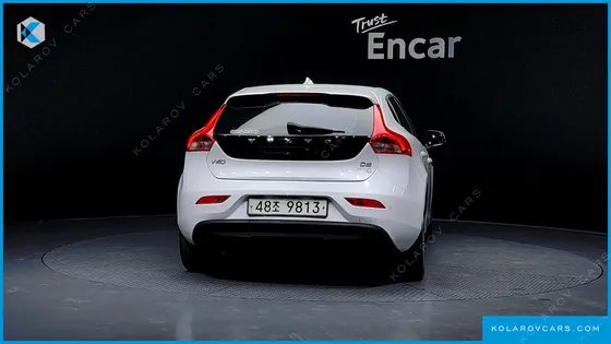 VOLVO V40 D2
