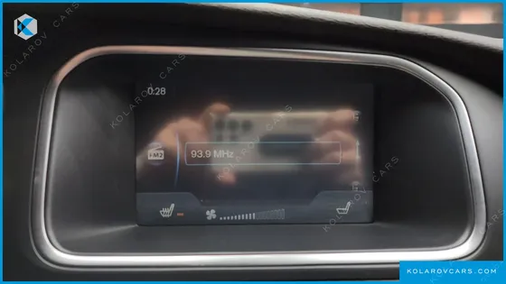VOLVO V40 D2