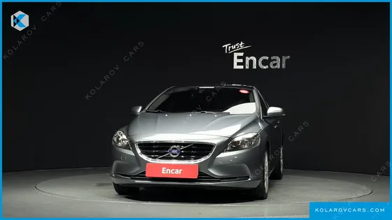 VOLVO V40 D3