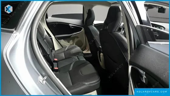 VOLVO V40 D3