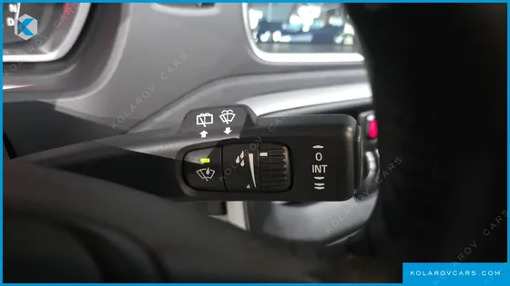 VOLVO V40 D3