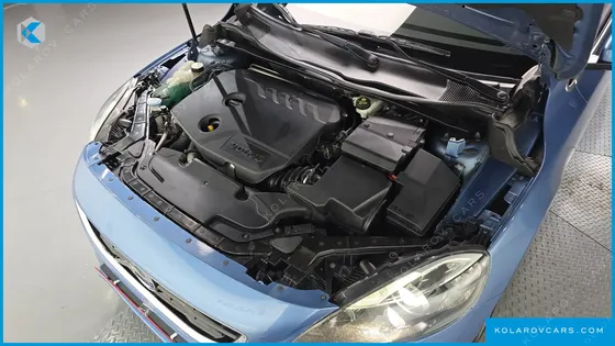 VOLVO V40 D2