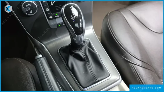 VOLVO V40 D2