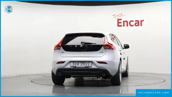 VOLVO V40 D3