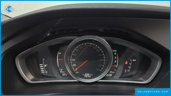 VOLVO V40 D3