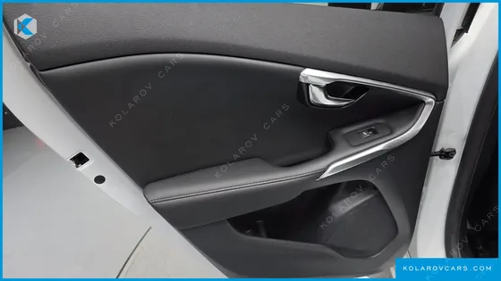 VOLVO V40 D3