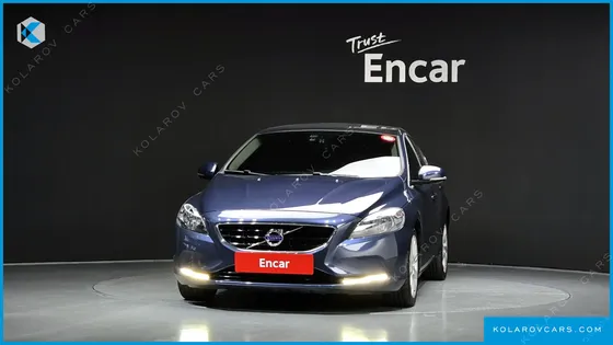 VOLVO V40 D2