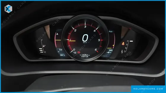 VOLVO V40 D2