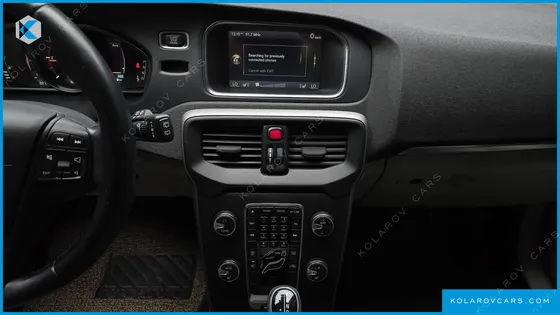 VOLVO V40 D2
