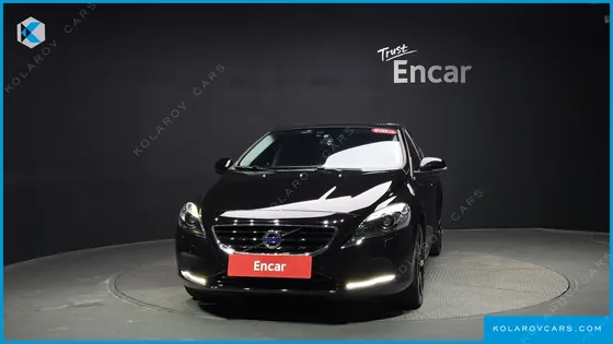 VOLVO V40 T5