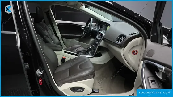 VOLVO V40 T5