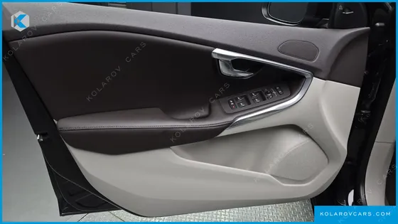 VOLVO V40 T5